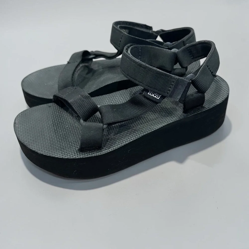 Teva Flatform Universal Sandals Womens 8 Black Chunky Gorpcore Platform Strappy
